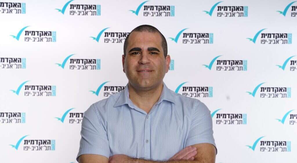 ד"ר מתן בהט. | אייל וייס