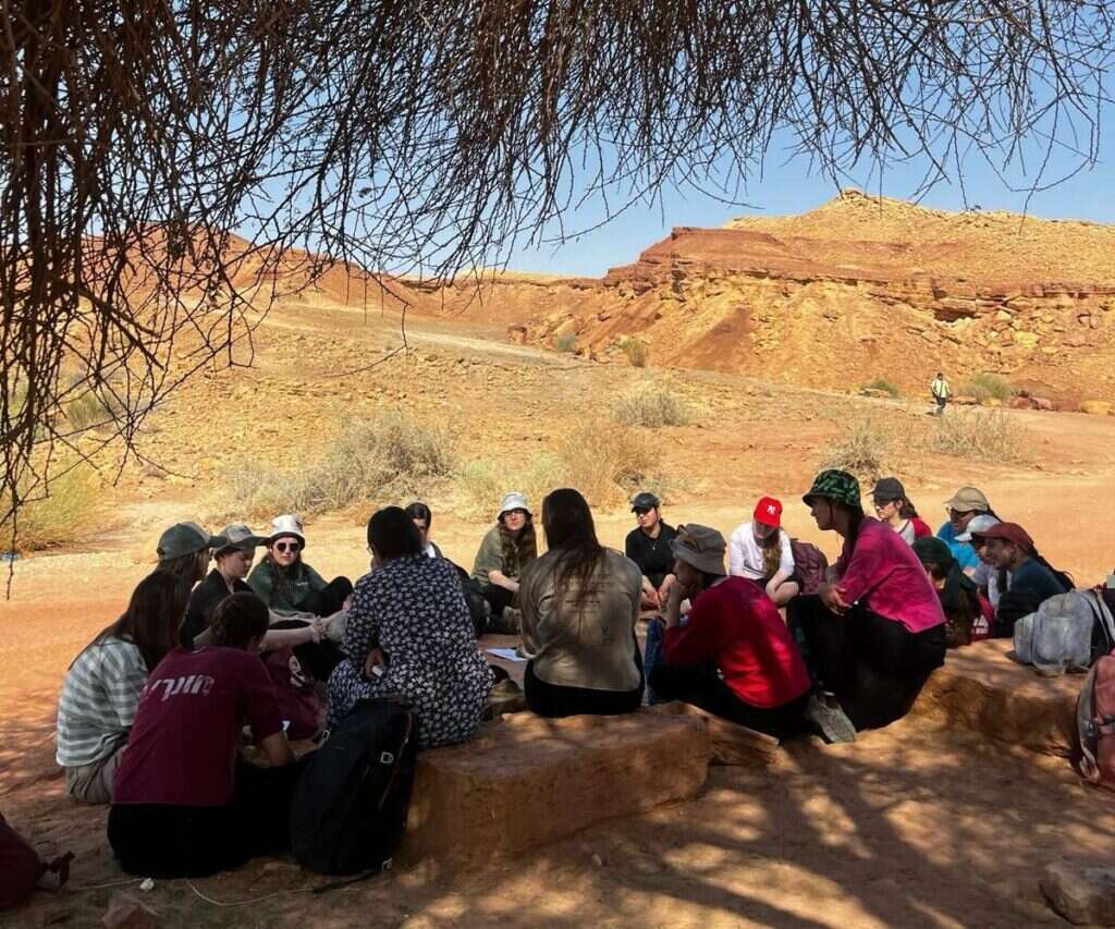 בנות השירות הלאומי במסע ישראלי