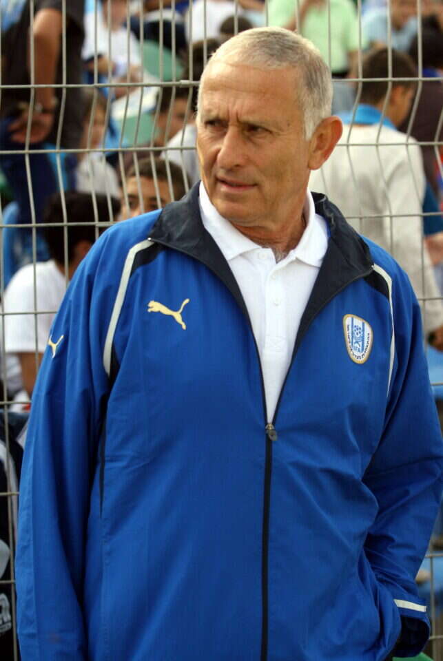 נותנים גב חזק. המאמן זאב זלצר. | עמי שומן