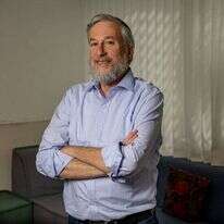 פרופ' משה קופל במשרדי פורום קהלת. | נעמה שטרן