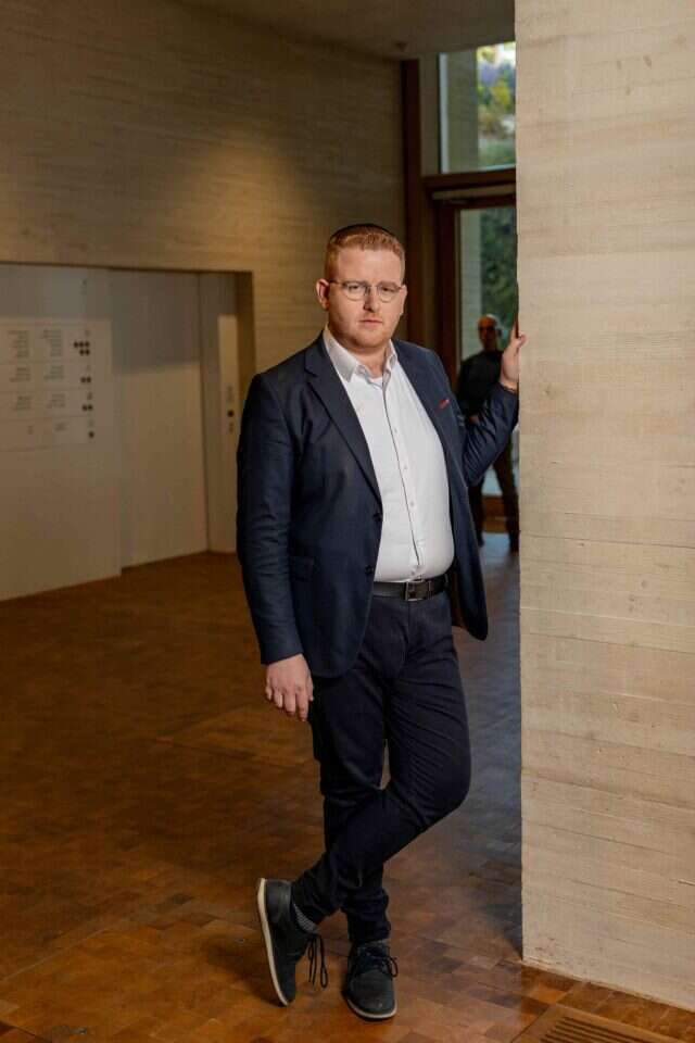 אבי רבינא. | נעמה שטרן