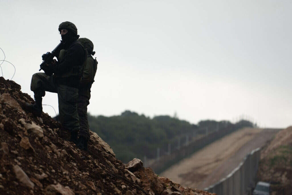 לוחמי צה"ל בגבול הצפון במבצע "מגן צפוני" לאיתור מנהרות חיזבאללה. | דו"צ
