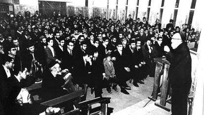 הרב גדליה אייזמן בישיבת קול תורה, 1967. באדיבות מכון מוסר בגדלות הרב גדליה אייזמן בישיבת קול תורה, 1967. באדיבות מכון מוסר בגדלות