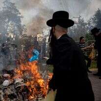 שריפת חמץ. | Shir Torem/Flash90