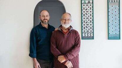 מישאל ציון ואביו נעם. | אבישג שאר־ישוב מישאל ציון ואביו נעם. | אבישג שאר־ישוב