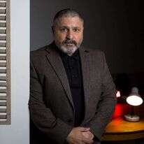 לגרום לנחקר לשתף פעולה. פוזיילוב. | לירון מולדובן