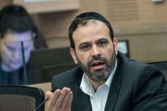 ינון אזולאי. | יונתן זינדל, פלאש 90 ינון אזולאי. | יונתן זינדל, פלאש 90