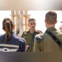 הרמטכ"ל הרצי הלוי בביקורו בסוללת "חץ" של ההגנה האווירית, היום. | דובר צה"ל הרמטכ"ל הרצי הלוי בביקורו בסוללת "חץ" של ההגנה האווירית, היום. | דובר צה"ל