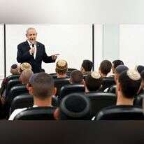 ראש הממשלה בנימין נתניהו, בגיוס לוחמי גולני וגבעתי, בבסיס תל השומר. | חיים צח - לע"מ