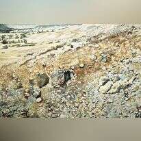 יונה לוי־גרוסמן, "מעלה עקרבים", שמן על קנבס, 1989. מוצגת בתערוכה "נוף־נוף־נוף" במכון ון־ליר יונה לוי־גרוסמן, "מעלה עקרבים", שמן על קנבס, 1989. מוצגת בתערוכה "נוף־נוף־נוף" במכון ון־ליר