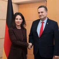 שר החוץ ישראל כ"ץ ומקבילתו הגרמנית אנאלנה ברבוק, היום. | סיון שחור, לע"מ