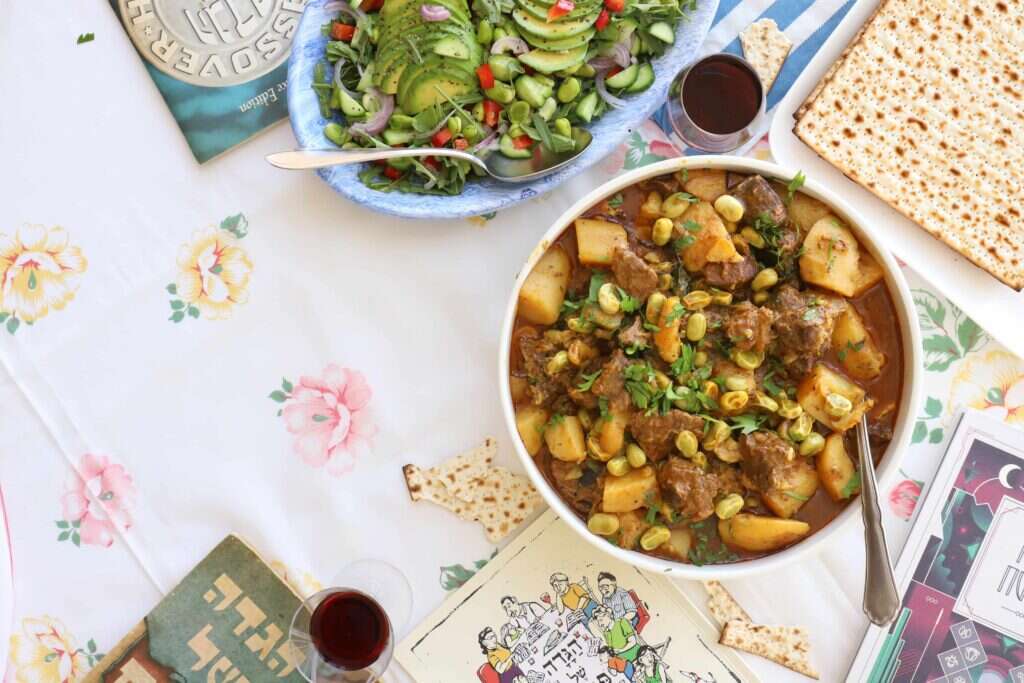 תבשיל בשר, תפוחי אדמה ופול. | אפרת ליכטנשטט