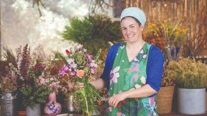 אילת אליהו, סטודיו "שדות" לשזירת פרחים. | אריק סולטן