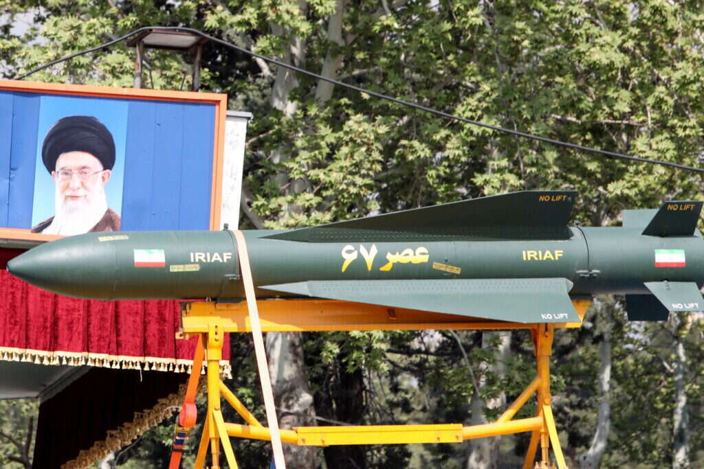 יום הצבא השנתי באיראן. טהרן, השבוע. | - ATTA KENARE / AFP יום הצבא השנתי באיראן. טהרן, השבוע. | - ATTA KENARE / AFP