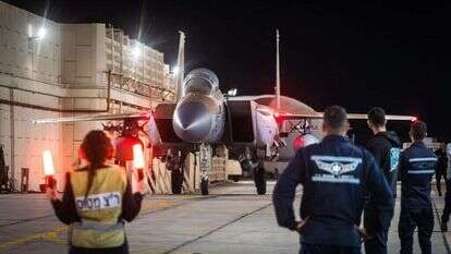 מטוסי חיל האוויר בשובם מיירוט הכטב"מים וטילי השיוט ששוגרו לישראל מאיראן. | דובר צה"ל