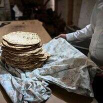 הכנת מצות בירושלים לקראת ליל הסדר. | AFP