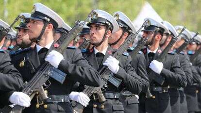 חיילים איראניים. | EPA/ABEDIN TAHERKENAREH