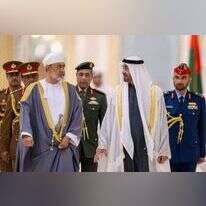 נשיא איחוד האמירויות מוחמד בן זאיד אאל נהיאן עם הסולטן העומאני היית'ם בן טארק אאל סעיד. | Abdulla AL-NEYADI / UAE PRESIDENTIAL COURT / AFP