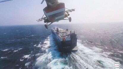 מסוק חות'י תוקף את ספינת "גלקסי לידר" שבבעלות ישראלית, נובמבר 2023. | איי.פי.