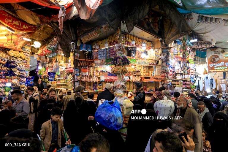 השוק בצנעא לקראת עיד אל־פיטר, לפני כשבועיים. | איי.אף.פי