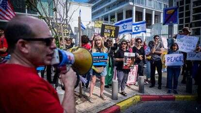 ישראלים מפגינים בעד עסקת חטופים בזמן פגישה בין הנשיא הרצוג למזכיר המדינה האמריקני אנתוני בלינקן. | אבשלום ששוני/פלאש90