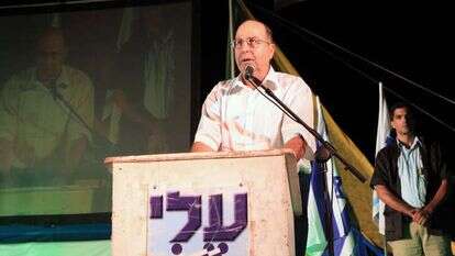 בוגי יעלון נואם ביישוב עלי, בימיו כשר בממשלת נתניהו. 2009. | קובי גדעון, פלאש 90