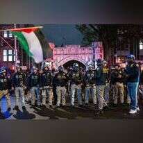 שוטרים בהפגנה פרו־פלסטינית. ניו־יורק, השבוע. | AFP