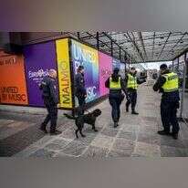 שוטרים סמוך לארנה של מאלמה, ההיכל שיארח את האירוויזיון. | AFP