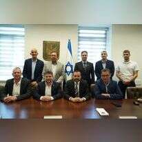 משה בר סימן טוב, שר הבריאות אוריאל בוסו ושר האוצר בצלאל סמוטריץ'. | ניב מוסמן, לע"מ