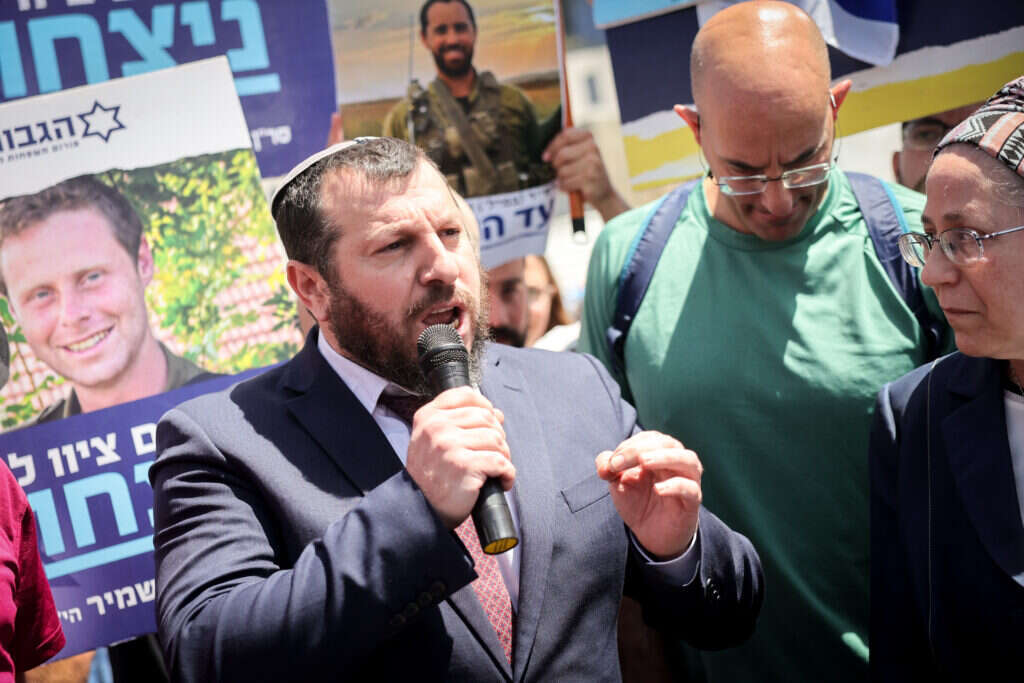 השר עמיחי אליהו בהפגנת פורום הגבורה. | Yonatan Sindel/FLASH90