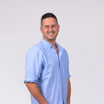 ניצן שפירא. | אריק סולטן. סטיילינג: מעיין רתם ברש