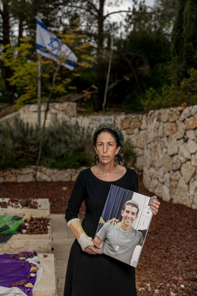 מרים אלעזרי, אימו של יונתן ז"ל. | נעמה שטרן מרים אלעזרי, אימו של יונתן ז"ל. | נעמה שטרן