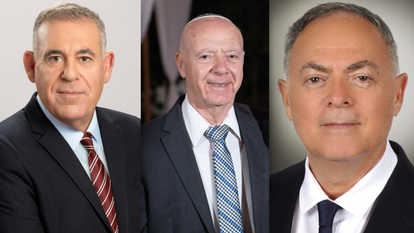 מימין: תא״ל במיל' פיני יונגמן, אל"מ במיל' שאול לוי ובועז לוי, משיאי משואת המגן תשפ"ד (צילומים באדיבות: רפאל, אלביט, התעשייה האווירית)