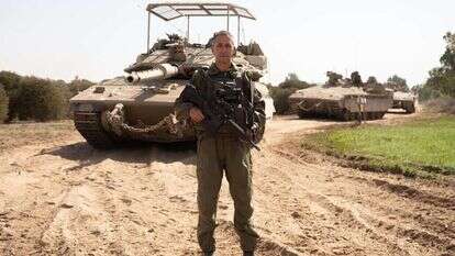 אל"מ אלעד צורי, מפקד חטיבה 7 בחיל השריון. | דובר צה"ל