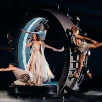 נציגת ישראל באירוויזיון 2024, עדן גולן, על הבמה בתחרות | Corinne Cumming - EBU