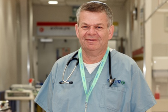 ד״ר דן שוורצפוקס, מנהל מלר״ד (מיון) וסגן מנהל ביה״ח סורוקה. | המרכז הרפואי סורוקה מבית קבוצת כללית