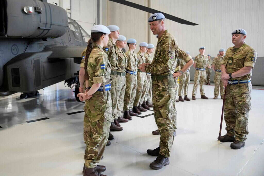 הנסיך ויליאם בבסיס חיל האוויר המלכותי. | AFP