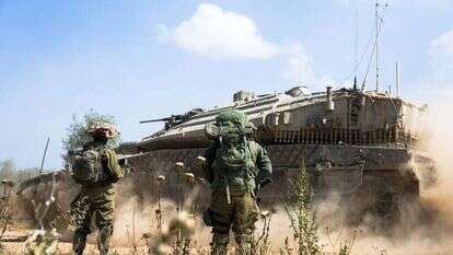 לוחמים וטנק ברצועת עזה. | דובר צה"ל