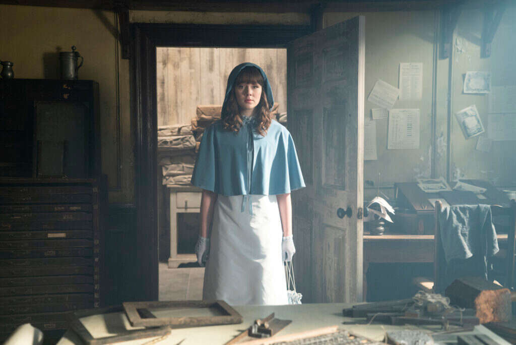 קלאודיה ג'סי בתור אלואיז בעונה השנייה של ברידג'רטון. | באדיבות נטפליקס קלאודיה ג'סי בתור אלואיז בעונה השנייה של ברידג'רטון. | באדיבות נטפליקס