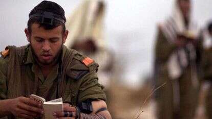 חייל בגדוד הנח"ל החרדי במהלך הטירונות. | יואב גוטרמן, דובר צה"ל