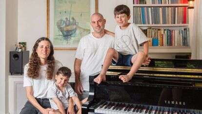 משפחת פוגל. | אביטל הירש משפחת פוגל. | אביטל הירש