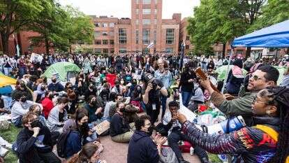 חגיגה של רצח יהודים. הפגנה פרו־פלסטינית של סטודנטים באוניברסיטת ג'ורג' וושינגטוון. | אי.פי.איי