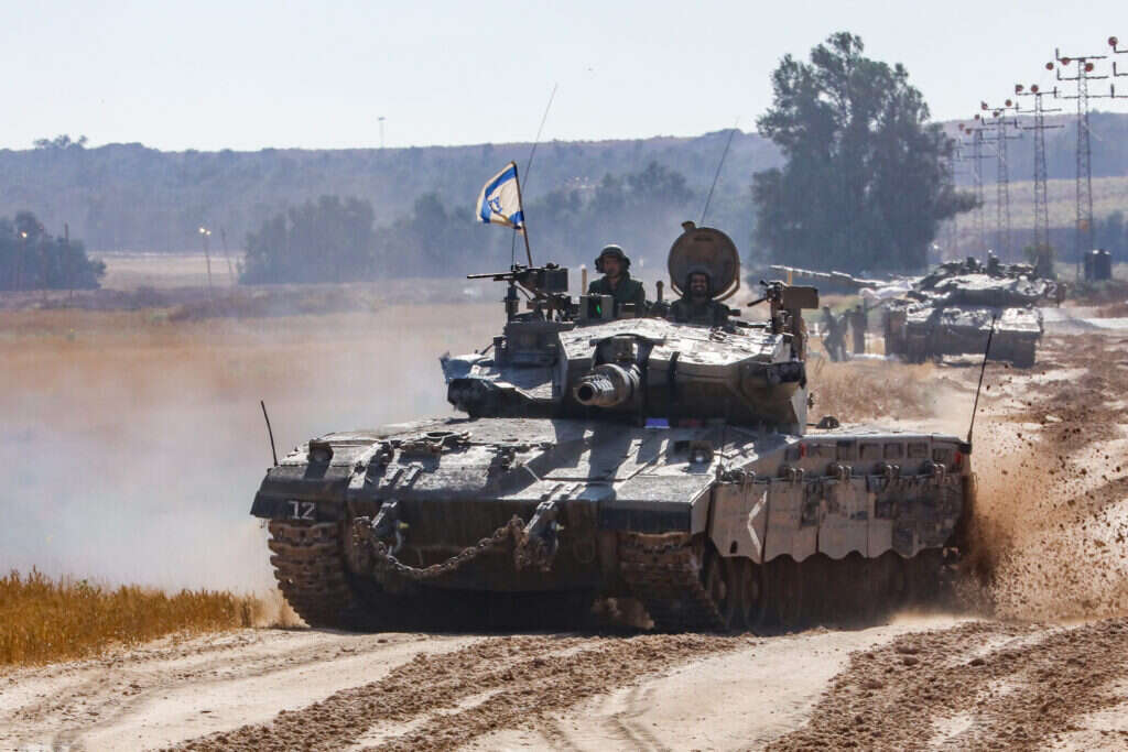 טנק ישראלי סמוך לגבול עם רצועת עזה. | ג'מאל עוואד/פלאש 90 טנק ישראלי סמוך לגבול עם רצועת עזה. | ג'מאל עוואד/פלאש 90