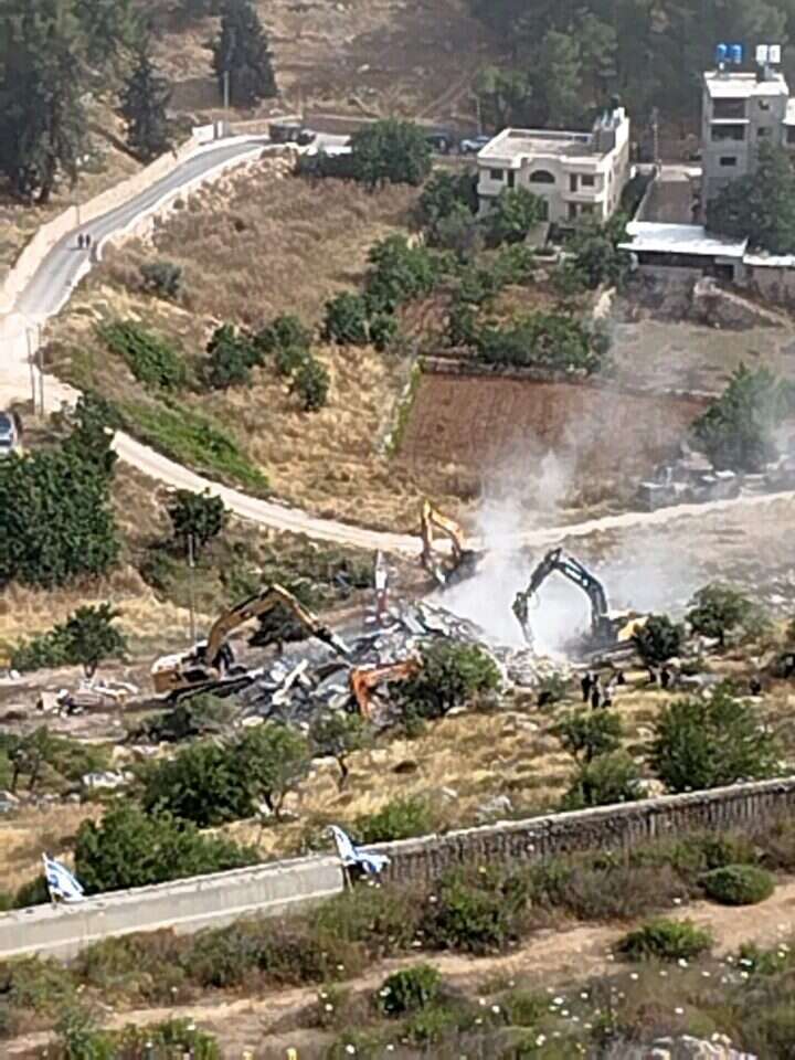 הרס "הארמון" - מבנה פלסטיני בלתי חוקי, סמוך לאפרת. | מיכאל פרבר