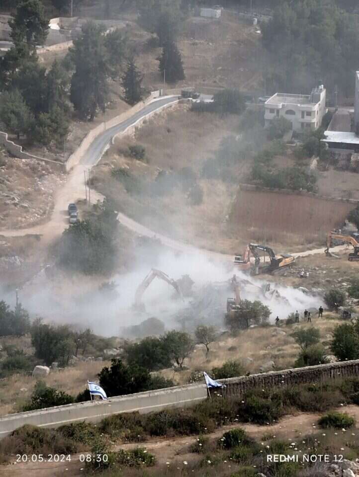 הרס "הארמון" - מבנה פלסטיני בלתי חוקי, סמוך לאפרת. | מיכאל פרבר
