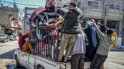 תושבי רפיח מתפנים מביתם. | עאבד ראחים חאטיב, פלאש 90