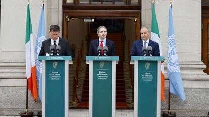 ראש ממשלת אירלנד סיימון האריס, יחד עם ראשי ממשלת ספרד ונורווגיה, מכריזים על הכרה במדינה פלסטינית | EPA