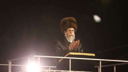 האדמו"ר מבאיאן בהדלקת מדורת ל"ג בעומר במירון. | דוד כהן / ג'יני האדמו"ר מבאיאן בהדלקת מדורת ל"ג בעומר במירון. | דוד כהן / ג'יני