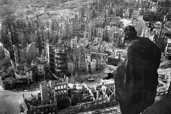 הריסות העיר דרזדן לאחר הפצצות בעלות הברית, 1945 | AFP