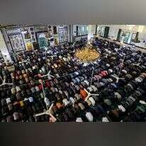 מתפללים מוסלמים במסגד באידליב, רמדאן 2024. | AFP